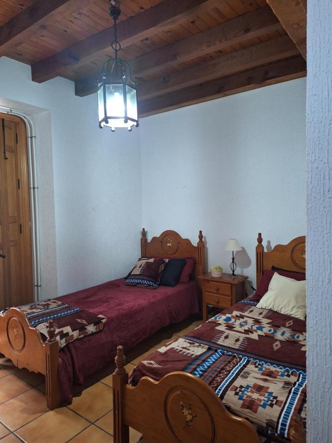 Hostal El Patio Restaurante San Bartolomé de Pinares Exteriör bild