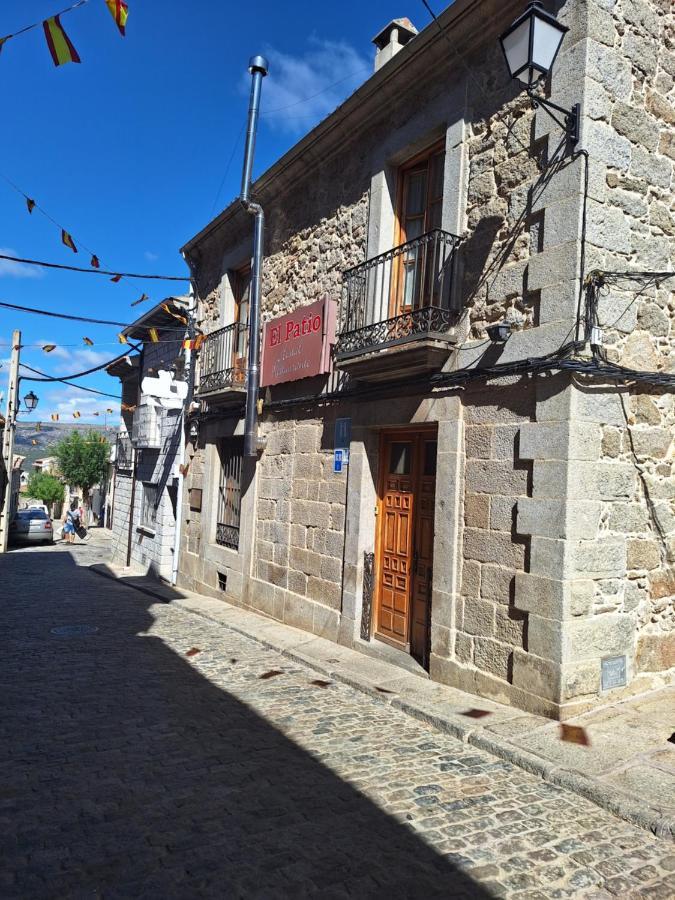 Hostal El Patio Restaurante San Bartolomé de Pinares Exteriör bild