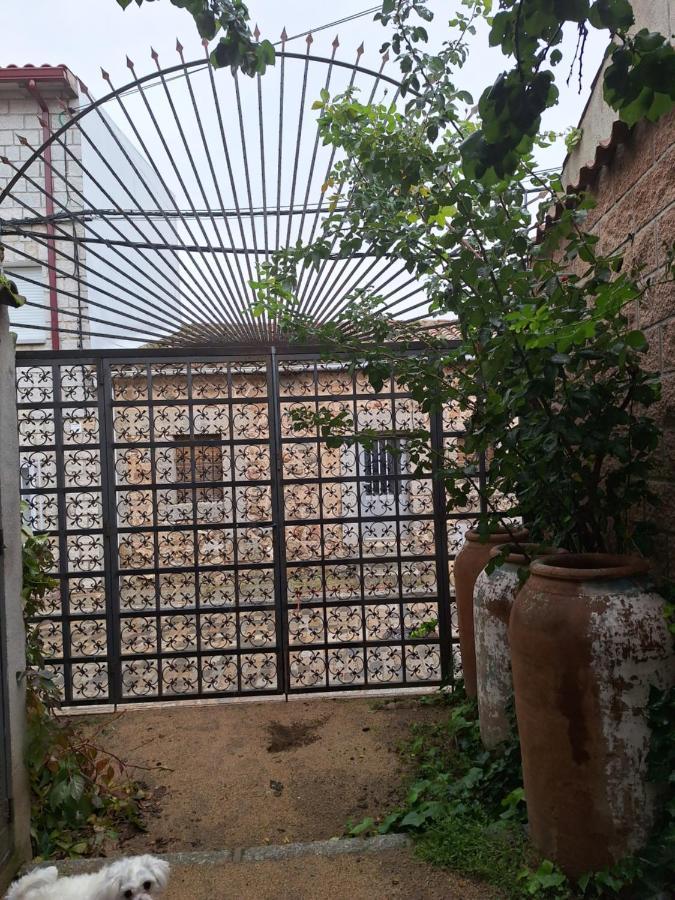 Hostal El Patio Restaurante San Bartolomé de Pinares Exteriör bild